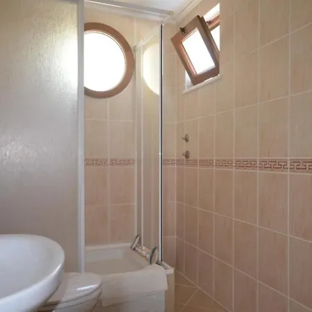 Vilă Sleeps 6, Private Pool.close To Town. *